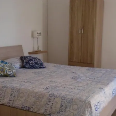 Apartment Dmz -